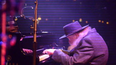 Garth Hudson, Warren Haynes at Chicago Theater on April 9, 2017
