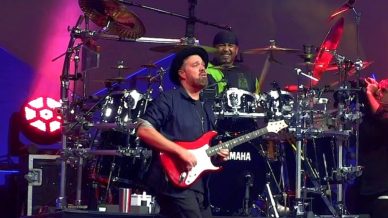 Dave Matthews Band, Eric Krasno at Madison Square Graden on November 29, 2018